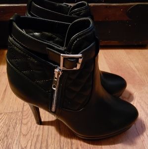 Stiletto heeled bootie